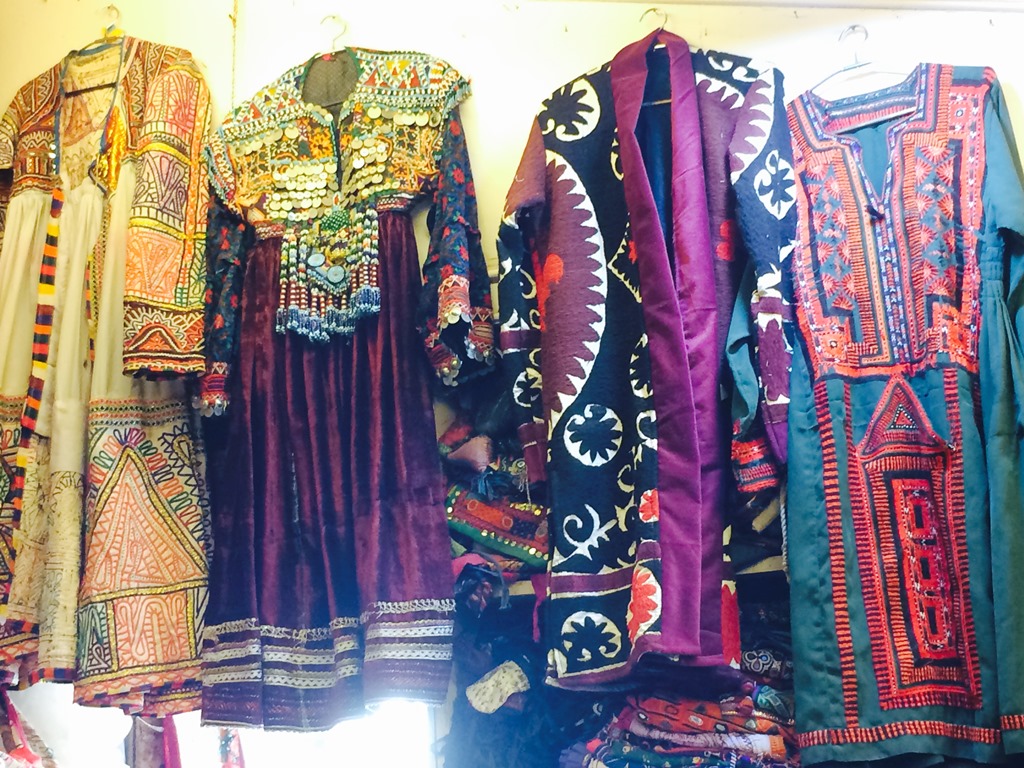 Things to Buy in Udaipur (Traditional Rajasthani Attires 2)