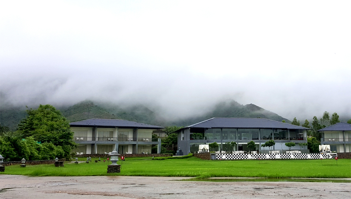 Tatsaraasa Resort