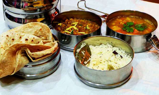 https://www.colive.in/blog/index.php/2018/08/28/the-10-top-tiffin-service-in-bangalore/